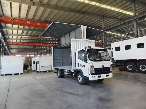 SINOTRUK 4x2 Wing-Body Van Truck for Fast Tarp Loading