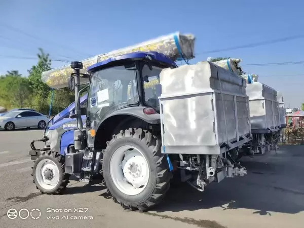 Трактор LOVOL M1204 4WD для очистки солнечных панелей, установка мойки ФЭ-панелей